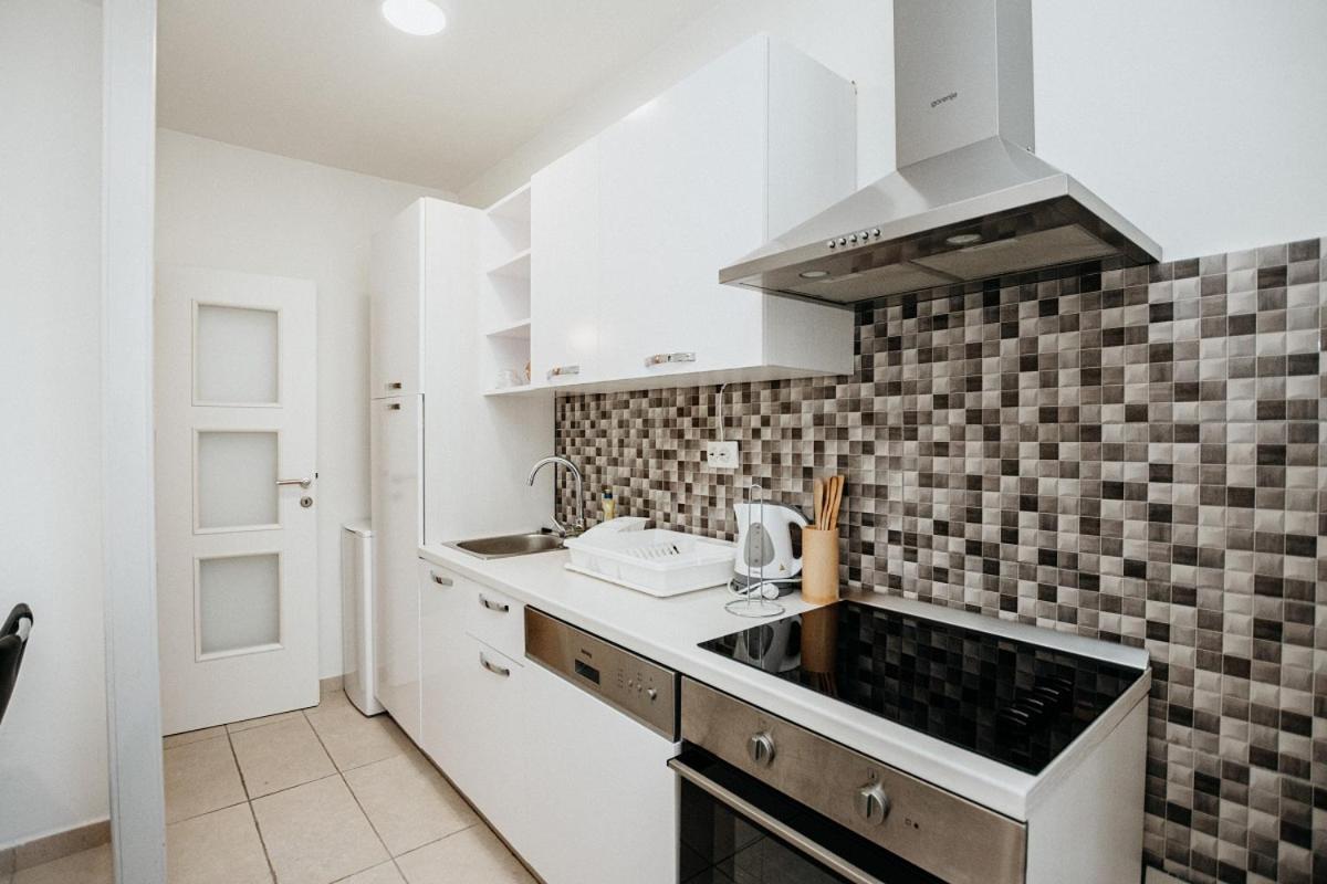 Double And Single S Apartments Zadar Bagian luar foto