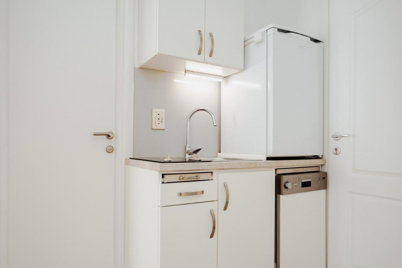 Double And Single S Apartments Zadar Bagian luar foto